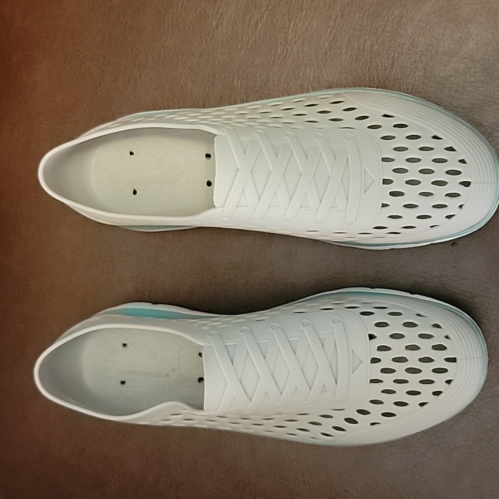 Skechers